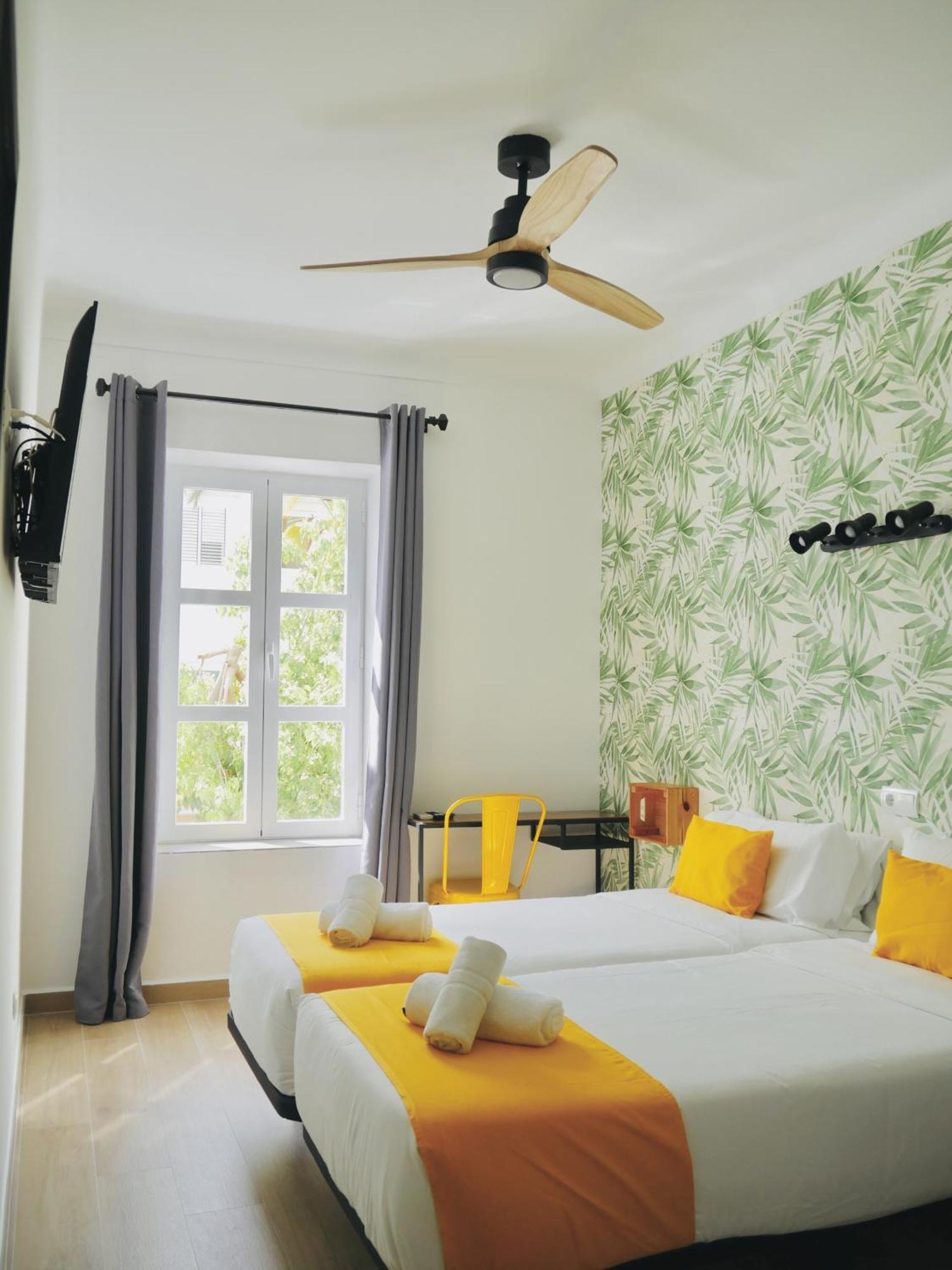 Nanit Rooms Ibiza Hostal Santa Eularia des Riu Værelse billede